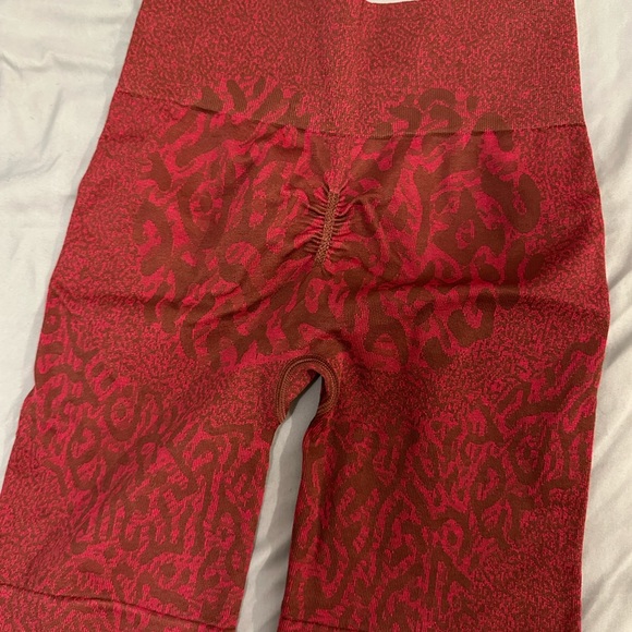 Gymshark workout short and top - Picture 3 of 4